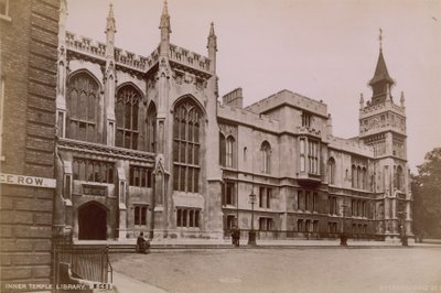 Postkarte mit der Inner Temple Library von English Photographer